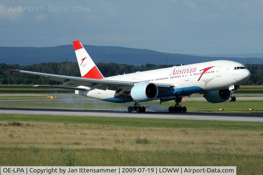 OE-LPA, 1997 Boeing 777-2Z9/ER C/N 28698, Aua