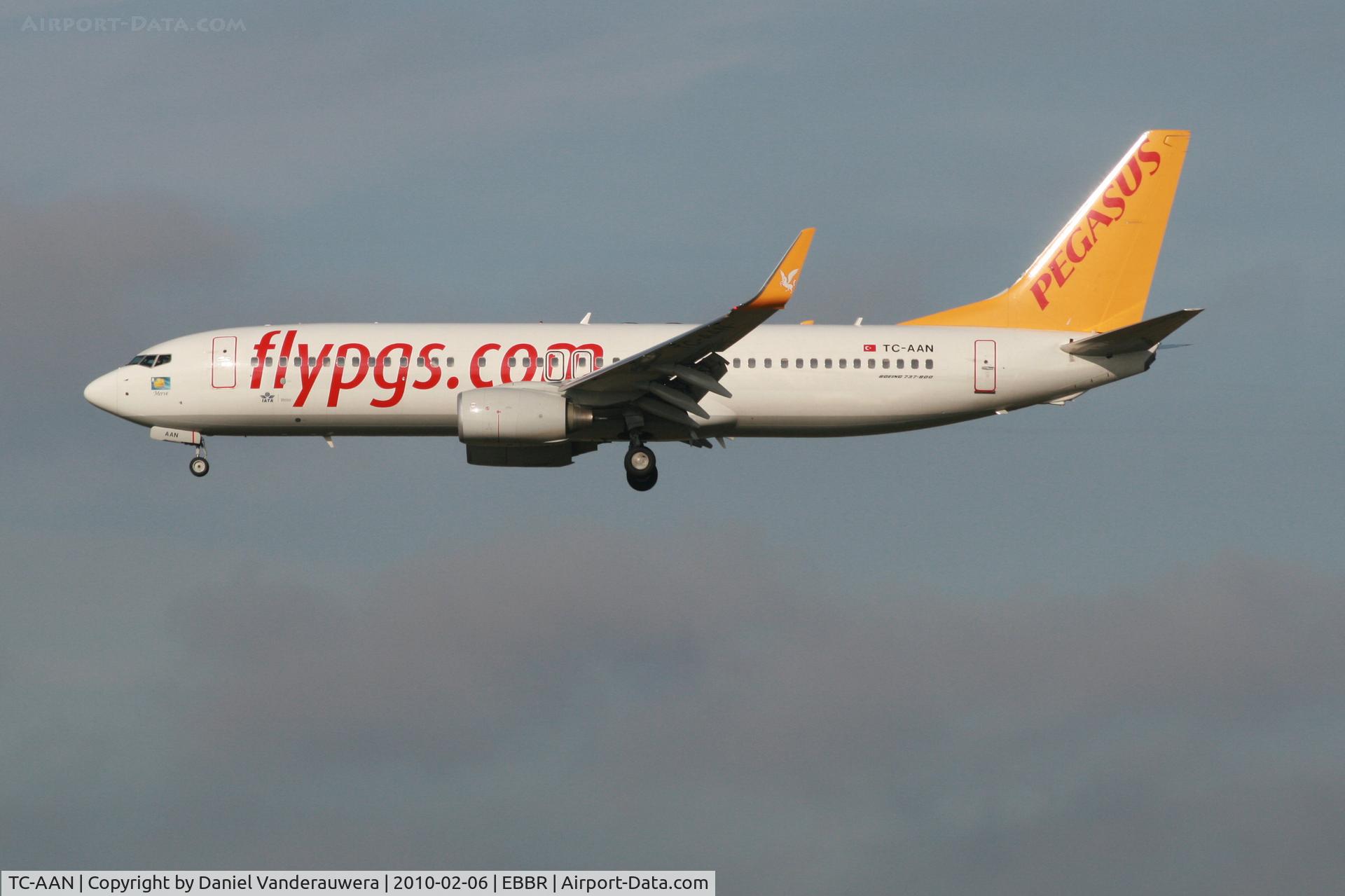 TC-AAN, 2009 Boeing 737-82R C/N 38173, Arrival of flight H9 801 to RWY 25L