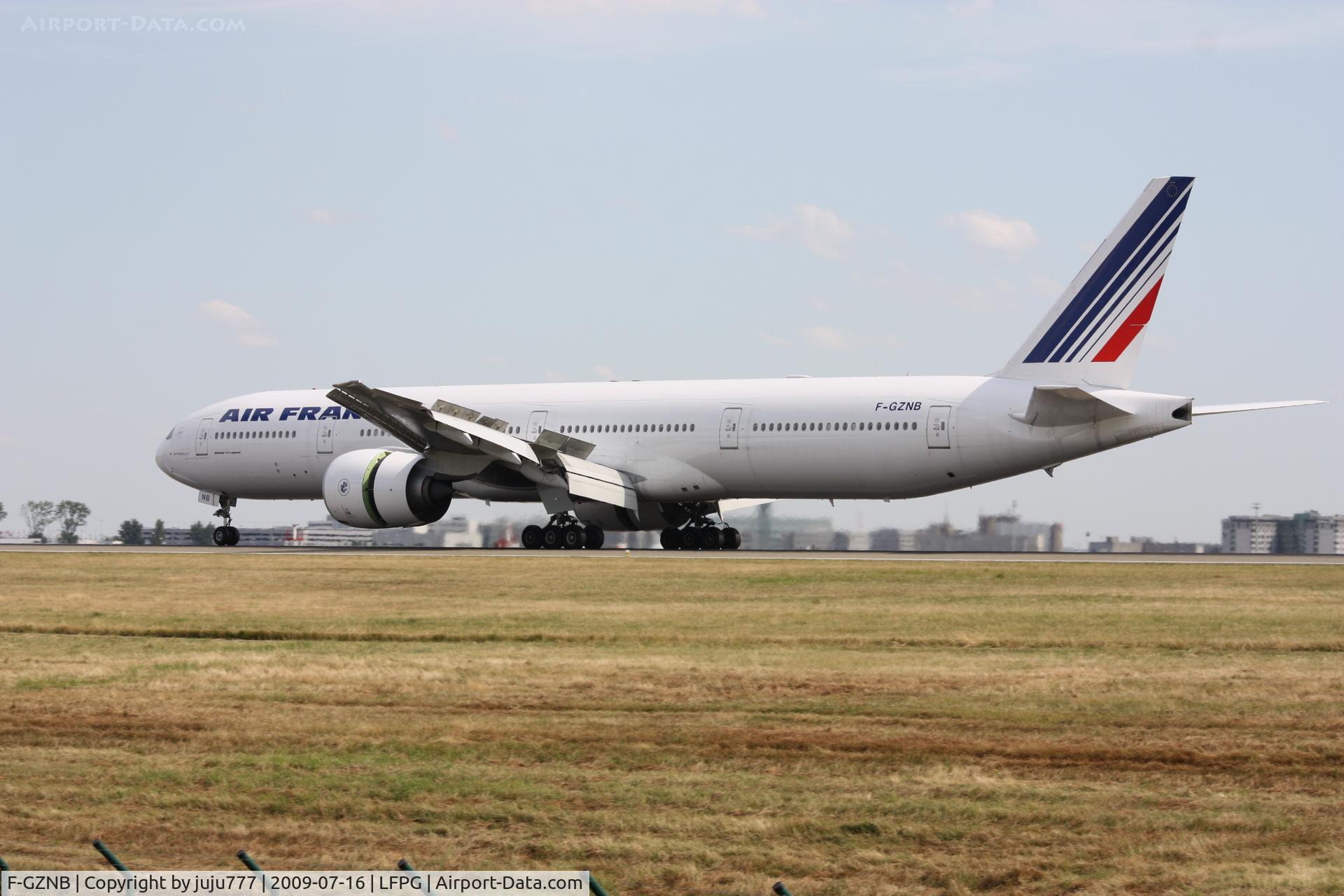 F-GZNB, 2008 Boeing 777-328/ER C/N 32964, on landing at CDG