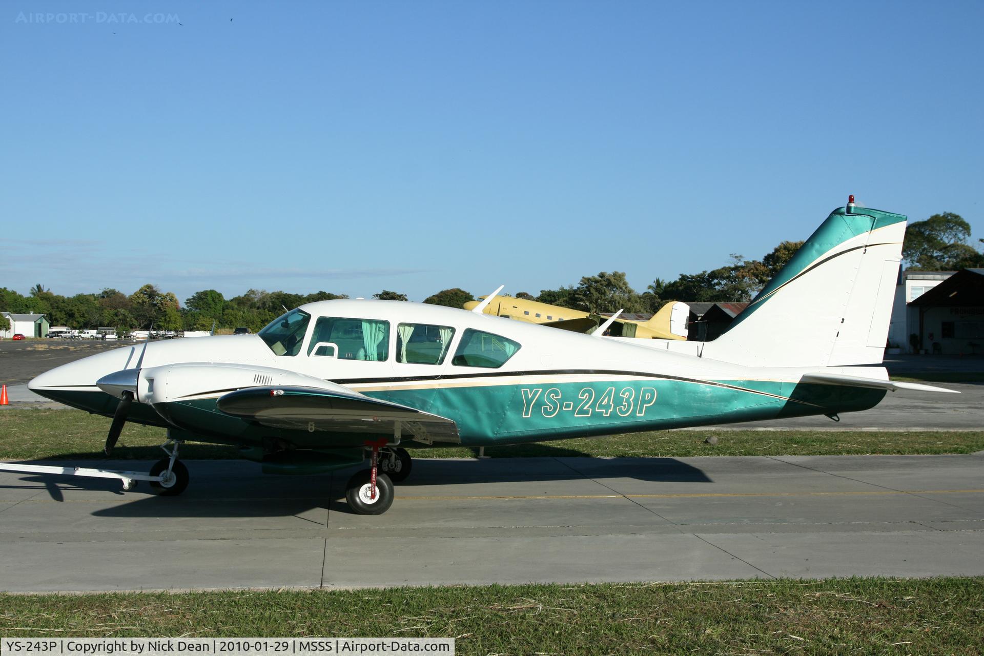 YS-243P, 1968 Piper PA-23-250C Aztec C/N 27-3883, MSSS