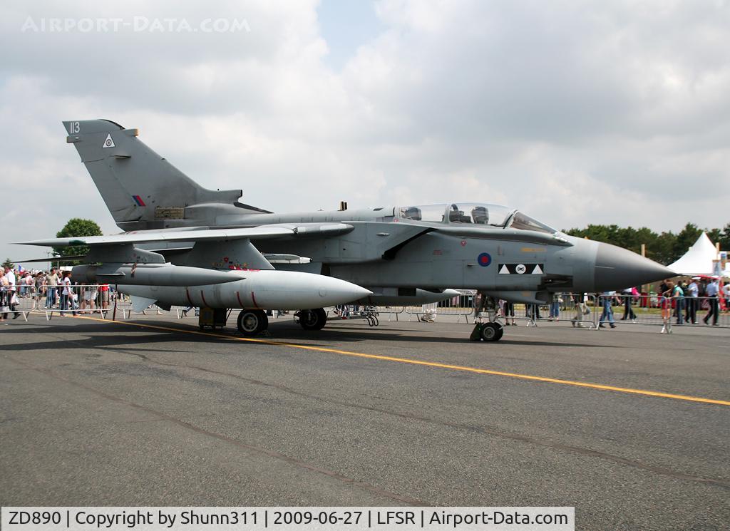 ZD890, 1985 Panavia Tornado GR.4 C/N 452/BS150/3206, Static display during LFSR Airshow 2009