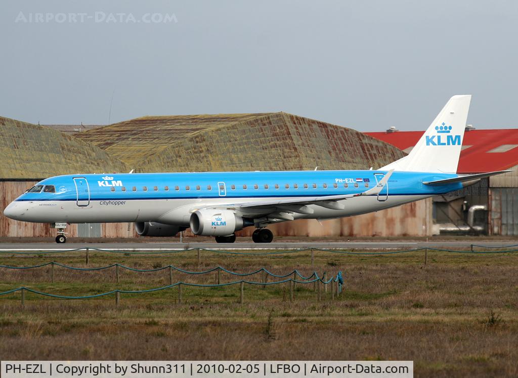 PH-EZL, 2010 Embraer 190LR (ERJ-190-100LR) C/N 19000334, Ready for departure rwy 32R