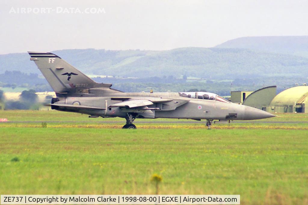 ZE737, 1988 Panavia Tornado F.3 C/N 671/AS052/3299, Panavia Tornado F3 at RAF Leeming in 1998.