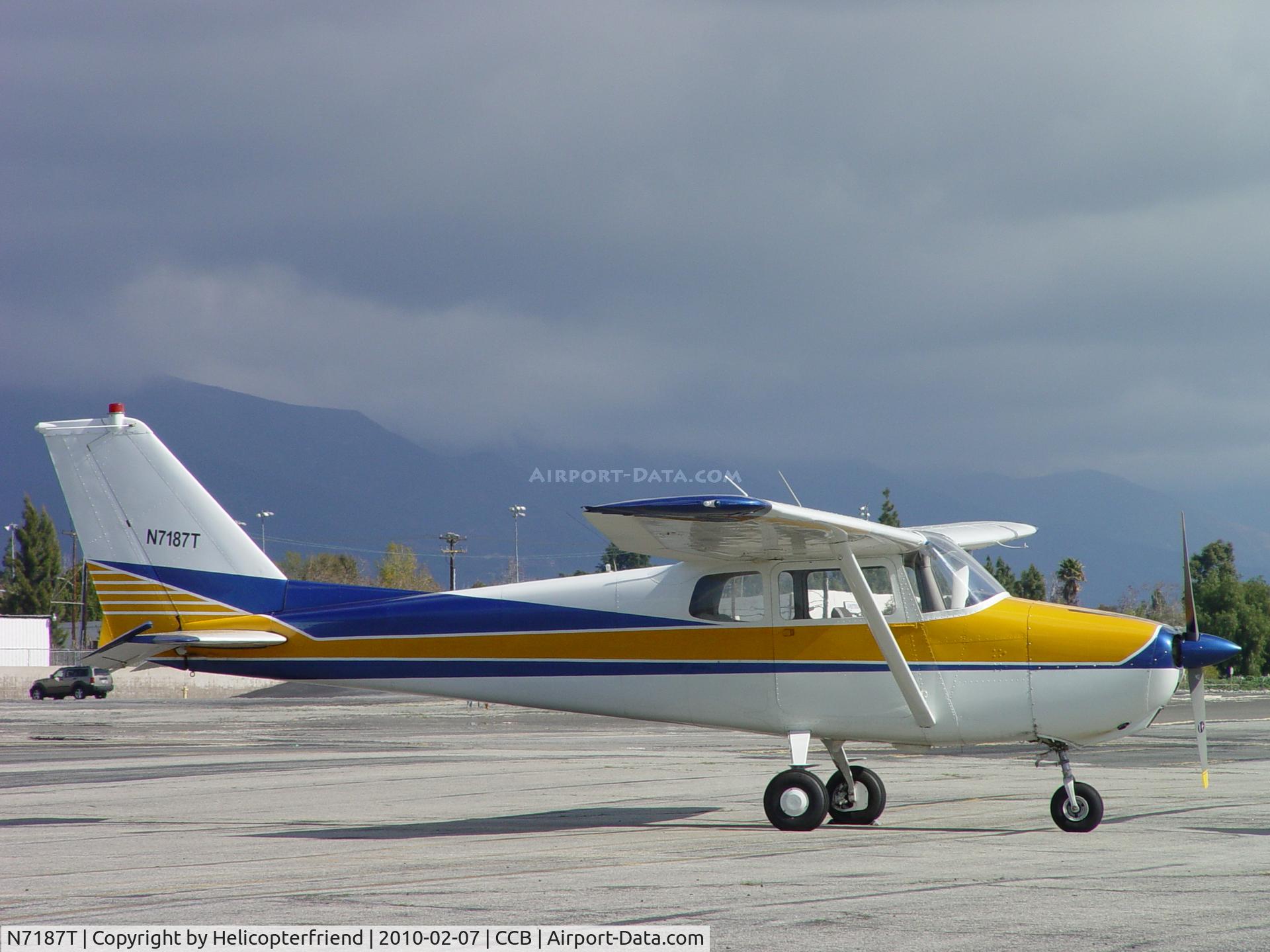 N7187T, 1959 Cessna 172A C/N 46787, Parked at Cable