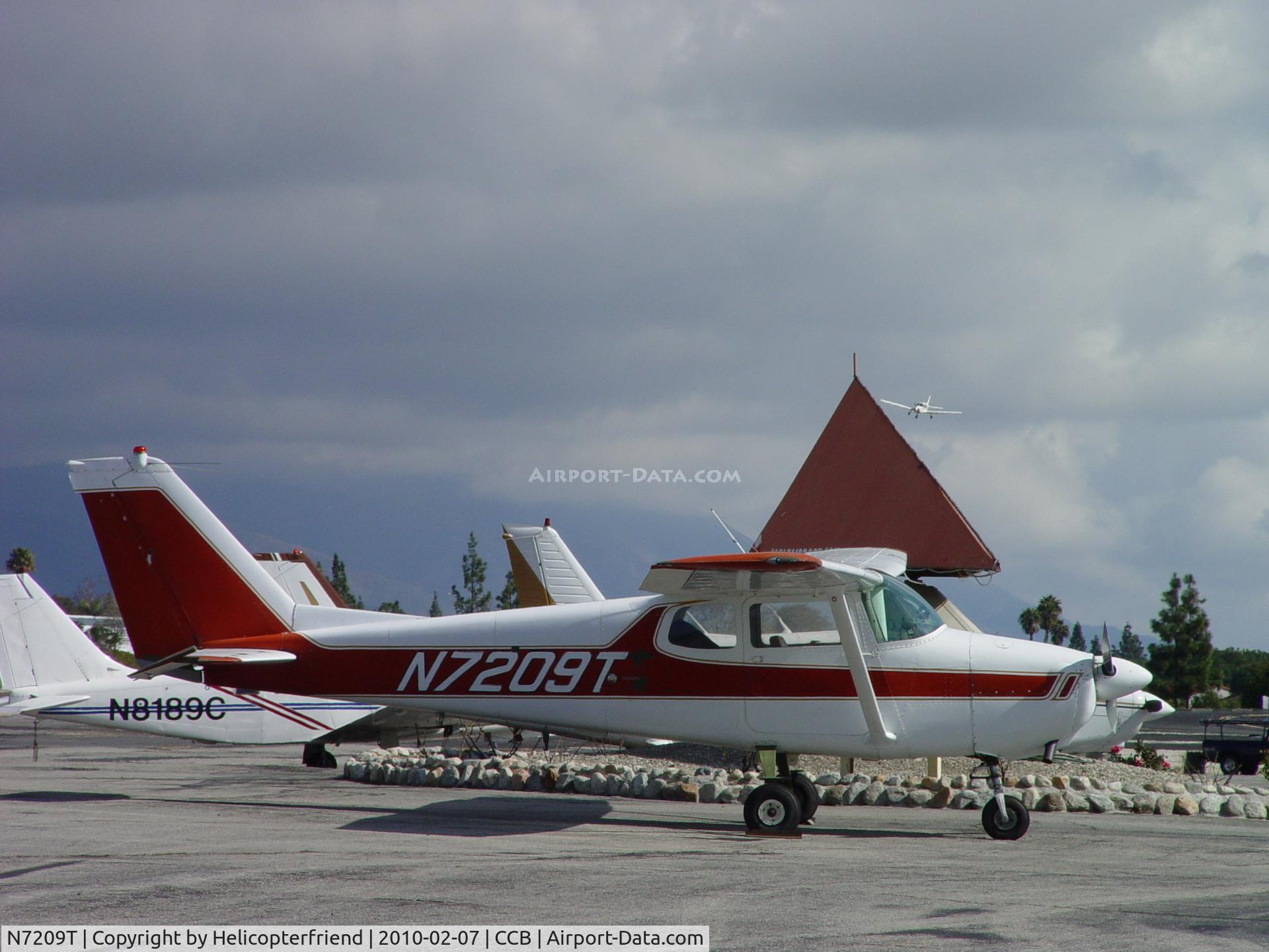 N7209T, 1959 Cessna 172A C/N 46809, Parked at Cable