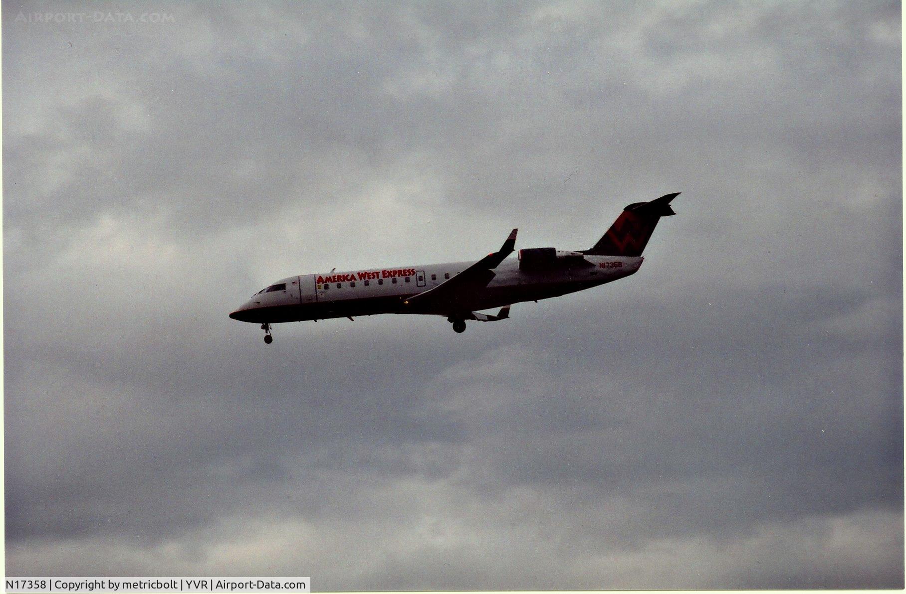 N17358, Bombardier CRJ-200LR (CL-600-2B19) C/N 7358, Landing at YVR,Jun.2006