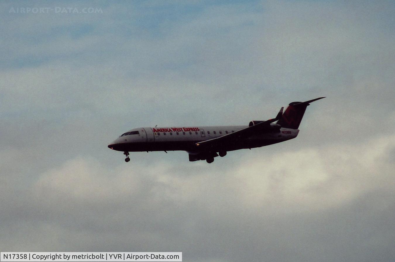 N17358, Bombardier CRJ-200LR (CL-600-2B19) C/N 7358, Landing at YVR,Jun.2006