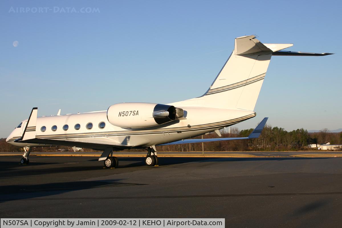 N507SA, 2001 Gulfstream Aerospace G-IV C/N 1456, One of the larger aircraft to come into Shelby.