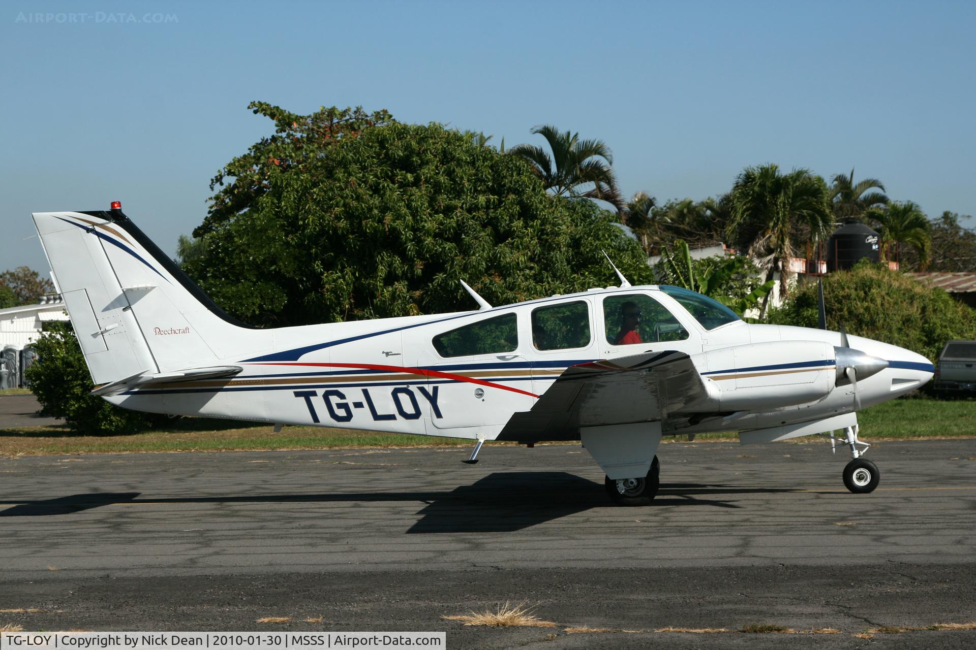 TG-LOY, 1969 Beechcraft 95-B55 Baron C/N TC-1255, MSSS