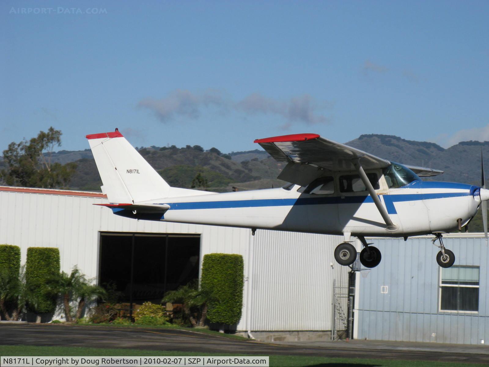 N8171L, 1967 Cessna 172H C/N 17256371, 1967 Cessna 172H, Continental O-300 145 Hp, on final Rwy 04