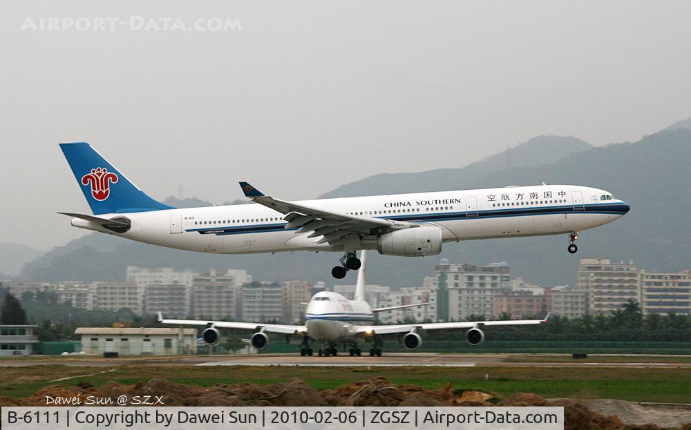 B-6111, 2008 Airbus A330-343E C/N 935, 330 landing RWY 15