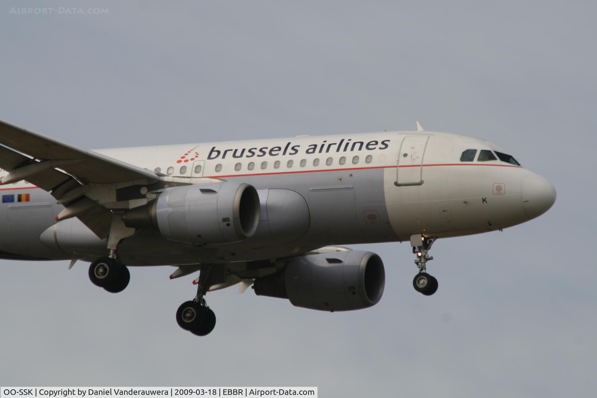 OO-SSK, 2000 Airbus A319-112 C/N 1336, Arrival of flight SN2824 to RWY 02