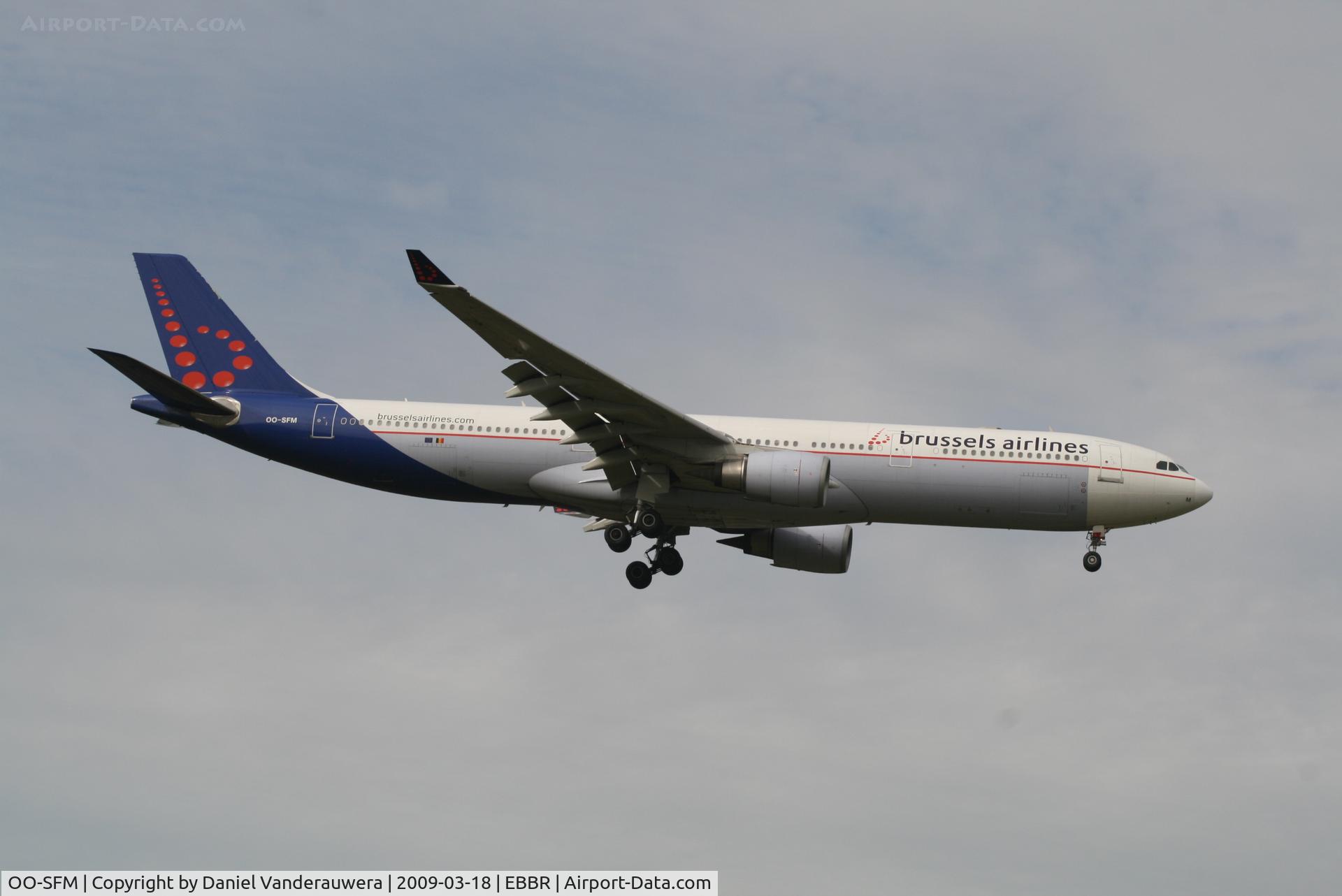 OO-SFM, 1993 Airbus A330-301 C/N 030, Descending to RWY 02