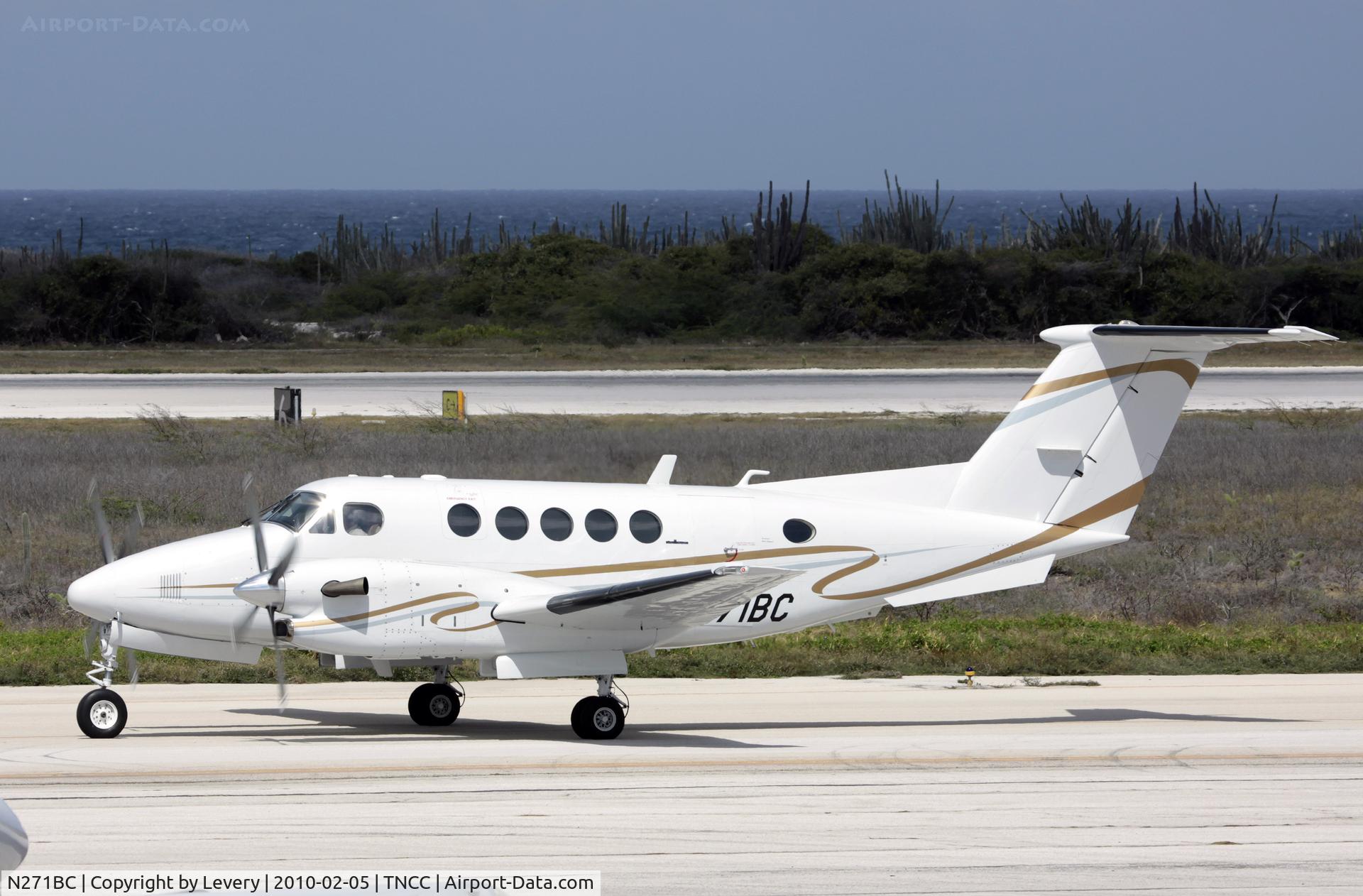 N271BC, 1985 Beech 300 C/N FA-48, departing Curacao