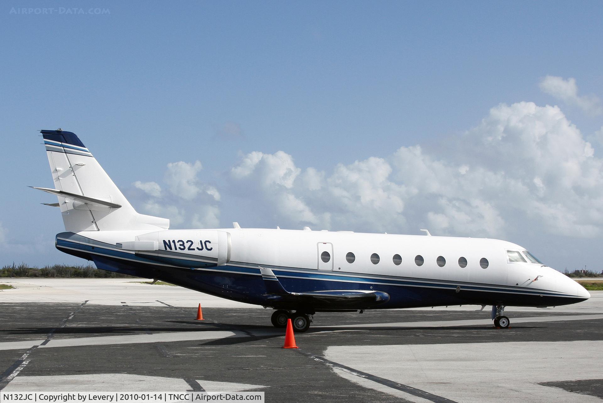 N132JC, 2001 Israel Aircraft Industries IAI-1126 Galaxy C/N 039, Parked at Hato!!