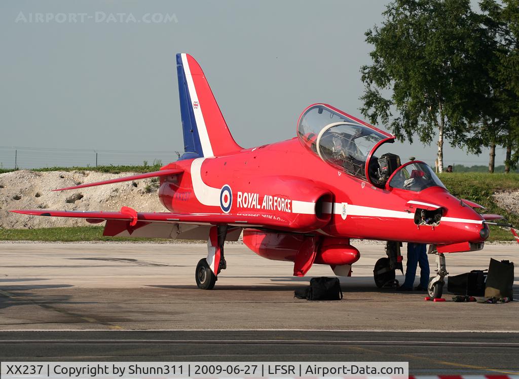 XX237, 1978 Hawker Siddeley Hawk T.1A C/N 073/312073, Parked after arrival...