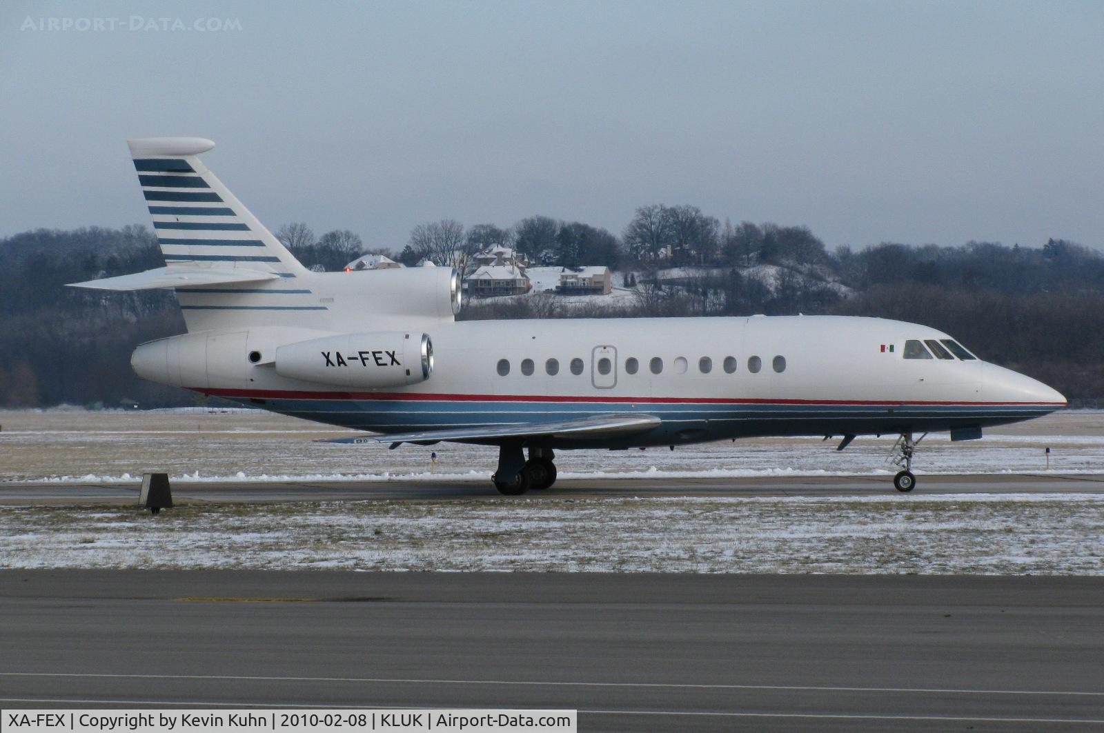 XA-FEX, 1999 Dassault Falcon 900EX C/N 46, A Mexican visitor arriving via Laredo, Texas on an extremely cold day.
