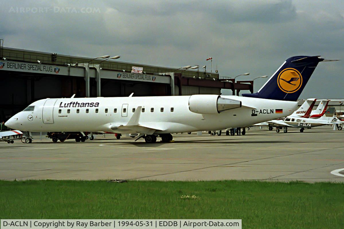 D-ACLN, Canadair CRJ-100LR (CL-600-2B19) C/N 7039, Canadair CRJ-100LR [7039] (Lufthansa Regional) Berlin-Schonefeld~D 31/05/1994. Seen at the Berlin Air Show Schonefeld Germany 1994.