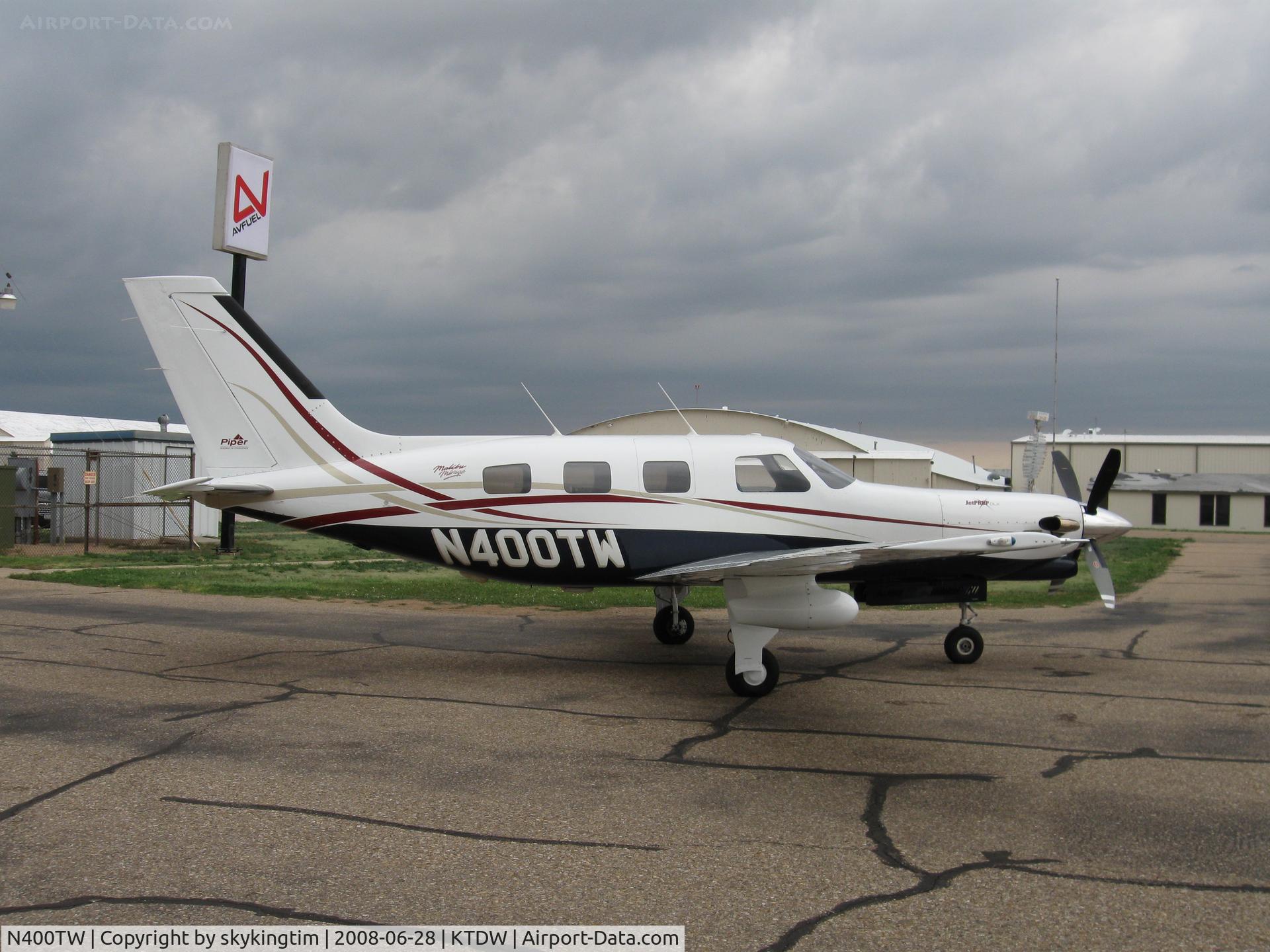 N400TW, 1995 Piper PA-46-350P Malibu Mirage C/N 4636015, Just before the rain.