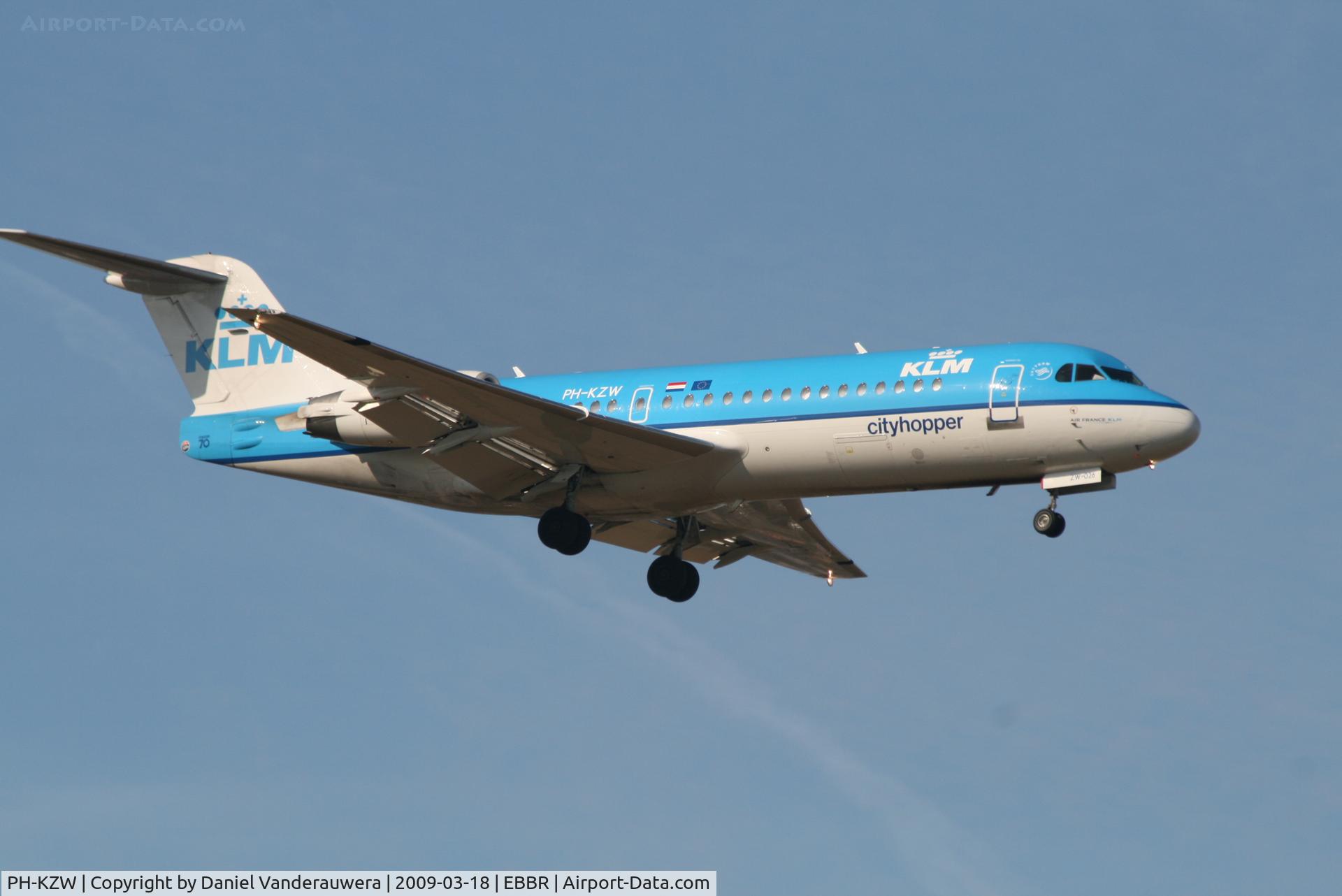 PH-KZW, 1995 Fokker 70 (F-28-0070) C/N 11558, Arrival of flight KL1723 to rwy 02