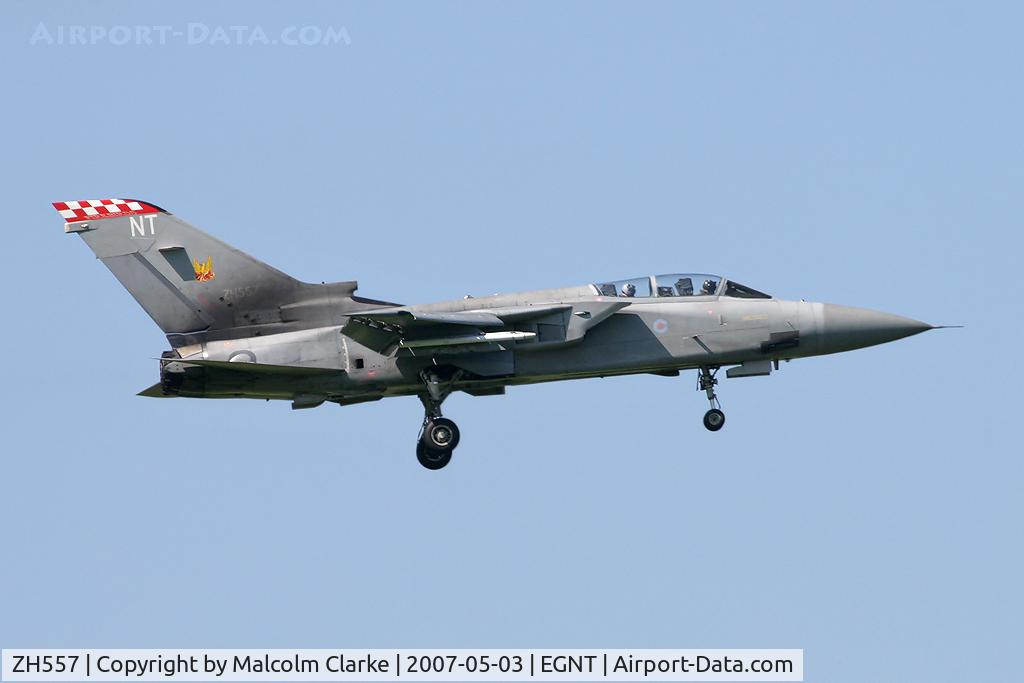 ZH557, 1993 Panavia Tornado F.3 C/N 927/AT049/3468, Panavia Tornado F3 on a low approach to 25 at Newcastle Airport, UK in 2007.