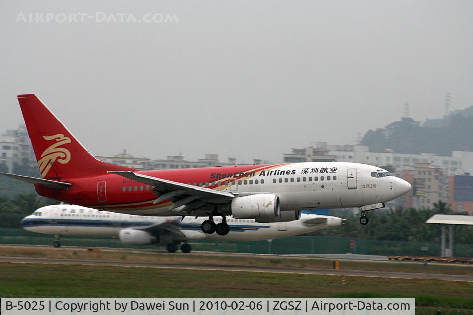 B-5025, 2001 Boeing 737-7BX C/N 30741, 5025