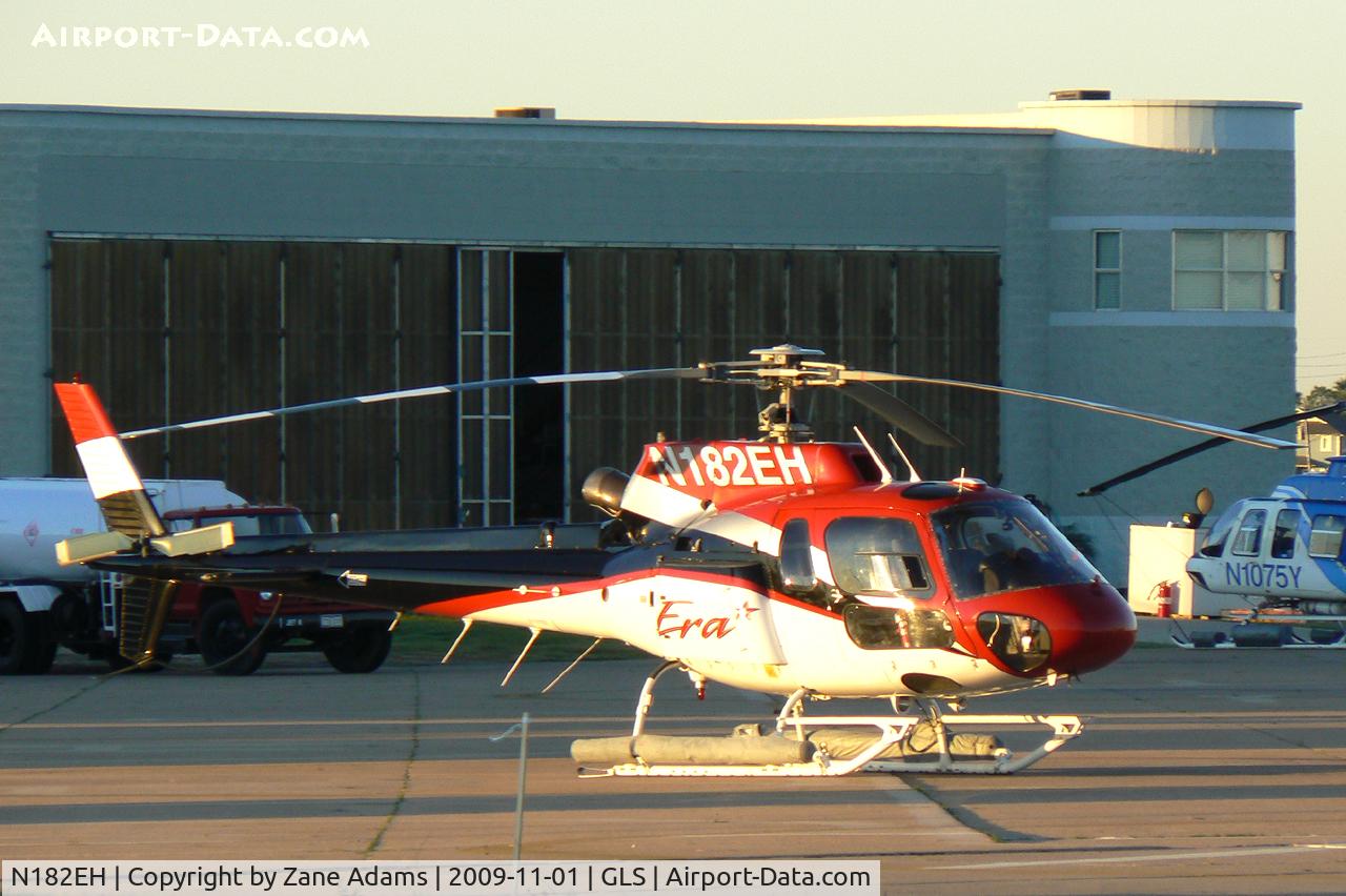 N182EH, 1992 Eurocopter AS-350B-2 Ecureuil Ecureuil C/N 2681, At Galveston Scholes Field