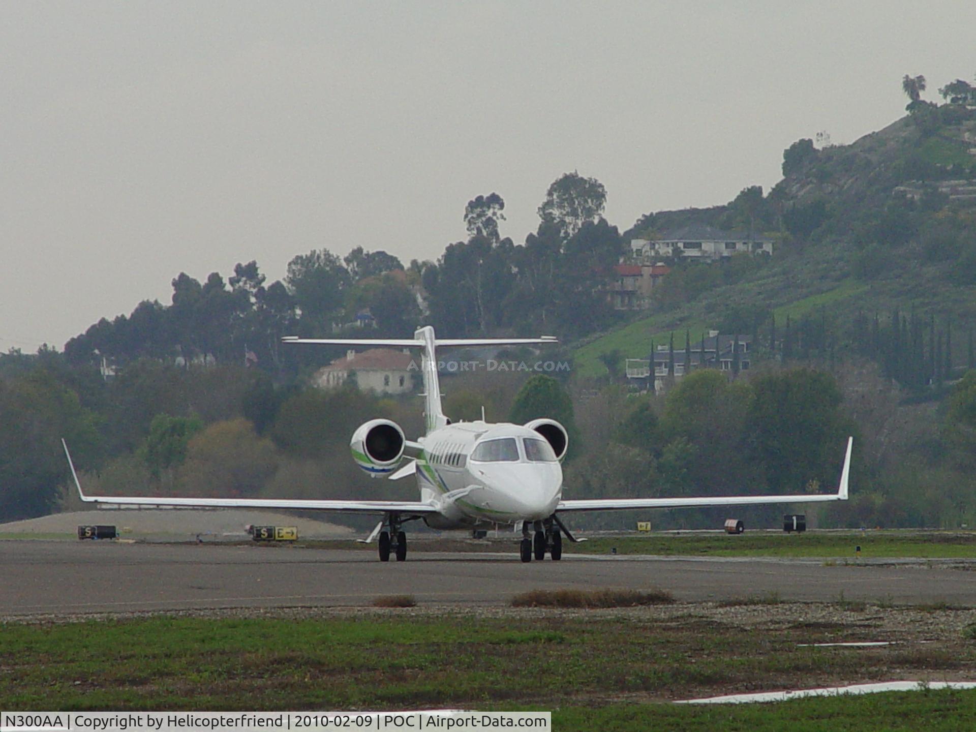 N300AA, 2005 Learjet 45 C/N 45-285, On the taxiway eastbound