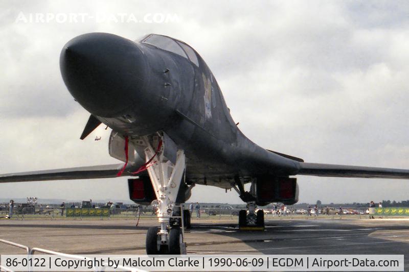 86-0122, 1986 Rockwell B-1B Lancer C/N 82, Rockwell B-1B Lancer at the Battle of Britain Airshow, A&AEE, Boscombe Down in 1990.