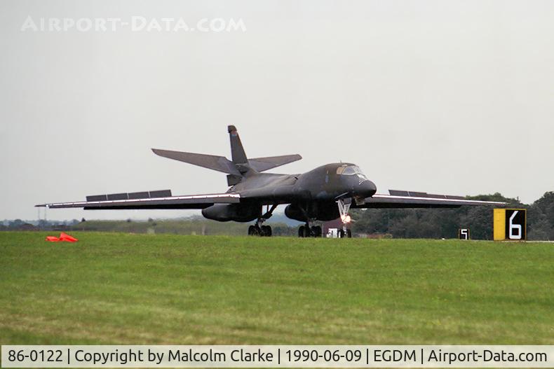 86-0122, 1986 Rockwell B-1B Lancer C/N 82, Rockwell B-1B Lancer at the Battle of Britain Airshow, A&AEE, Boscombe Down in 1990.