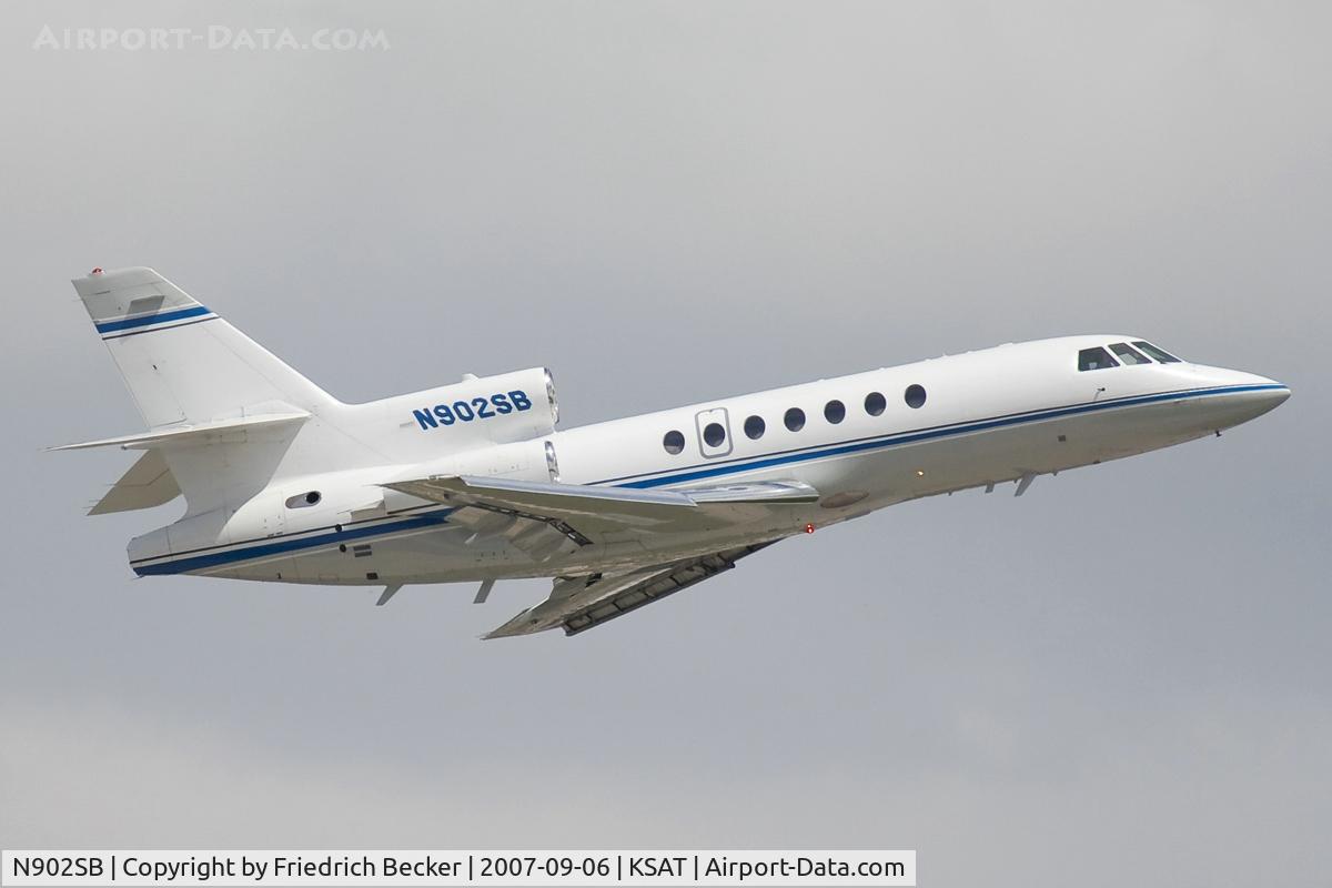 N902SB, 2000 Dassault Mystere Falcon 50 C/N 308, departing KSAT