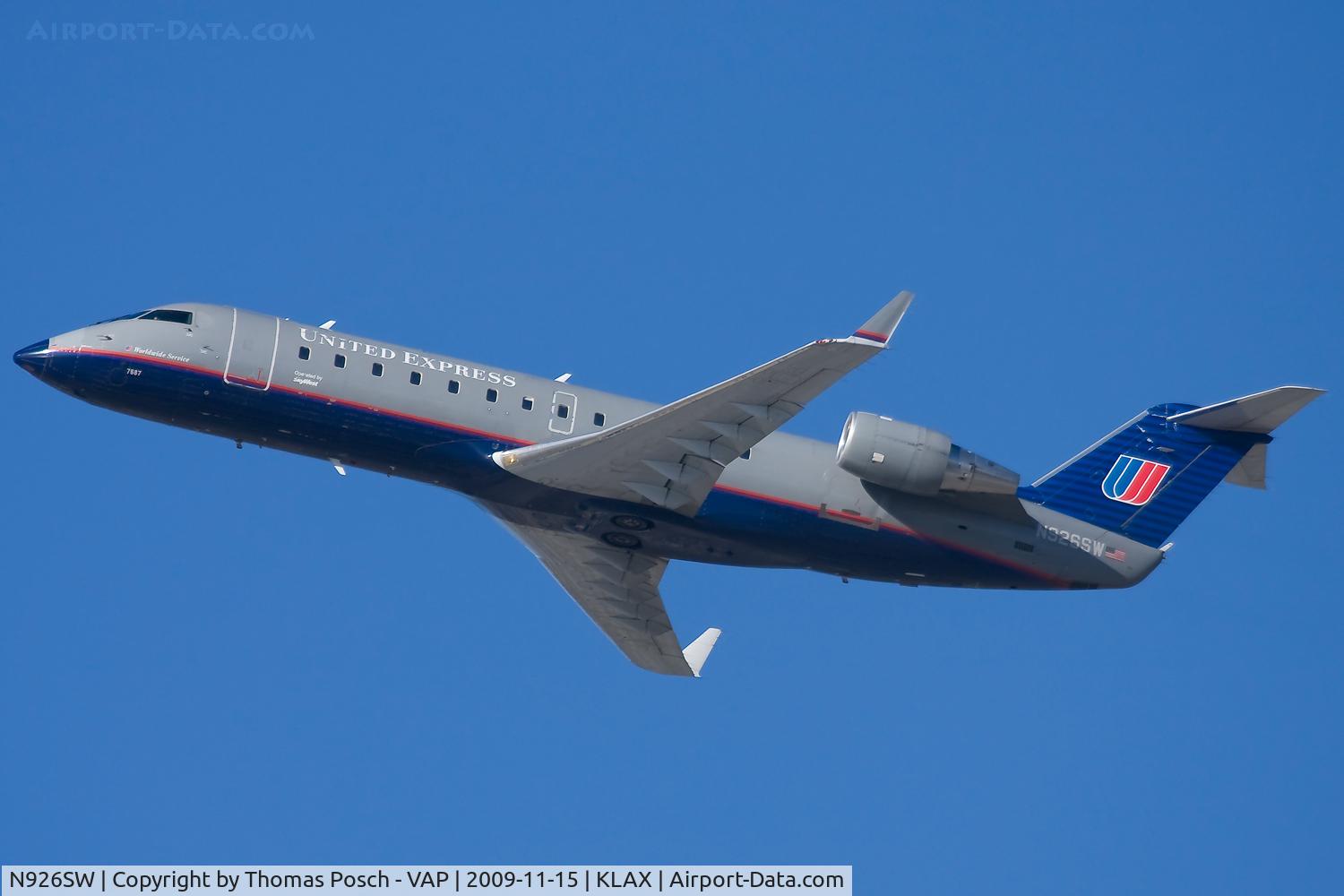 N926SW, 2002 Bombardier CRJ-200LR (CL-600-2B19) C/N 7687, United Express