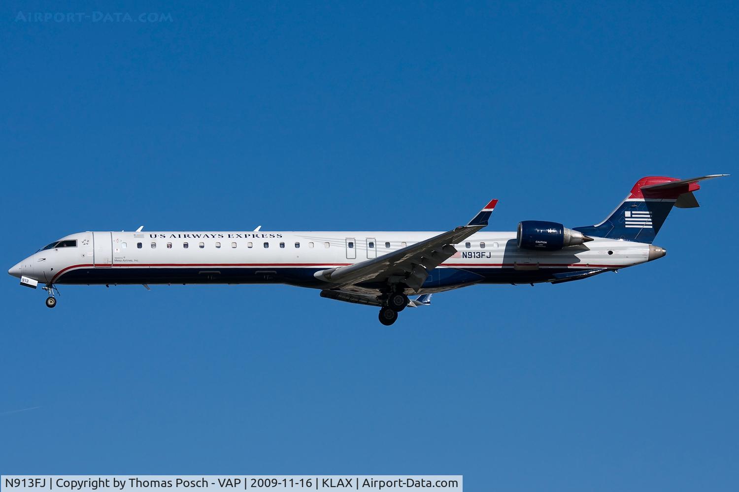 N913FJ, 2004 Bombardier CRJ-900ER (CL-600-2D24) C/N 15013, US Airways Express
