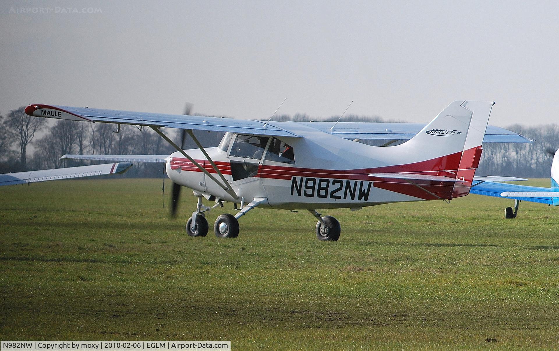 N982NW, 1999 Maule MXT-7-180A Star Rocket C/N 21046C, Maule taxi to runway White Waltham