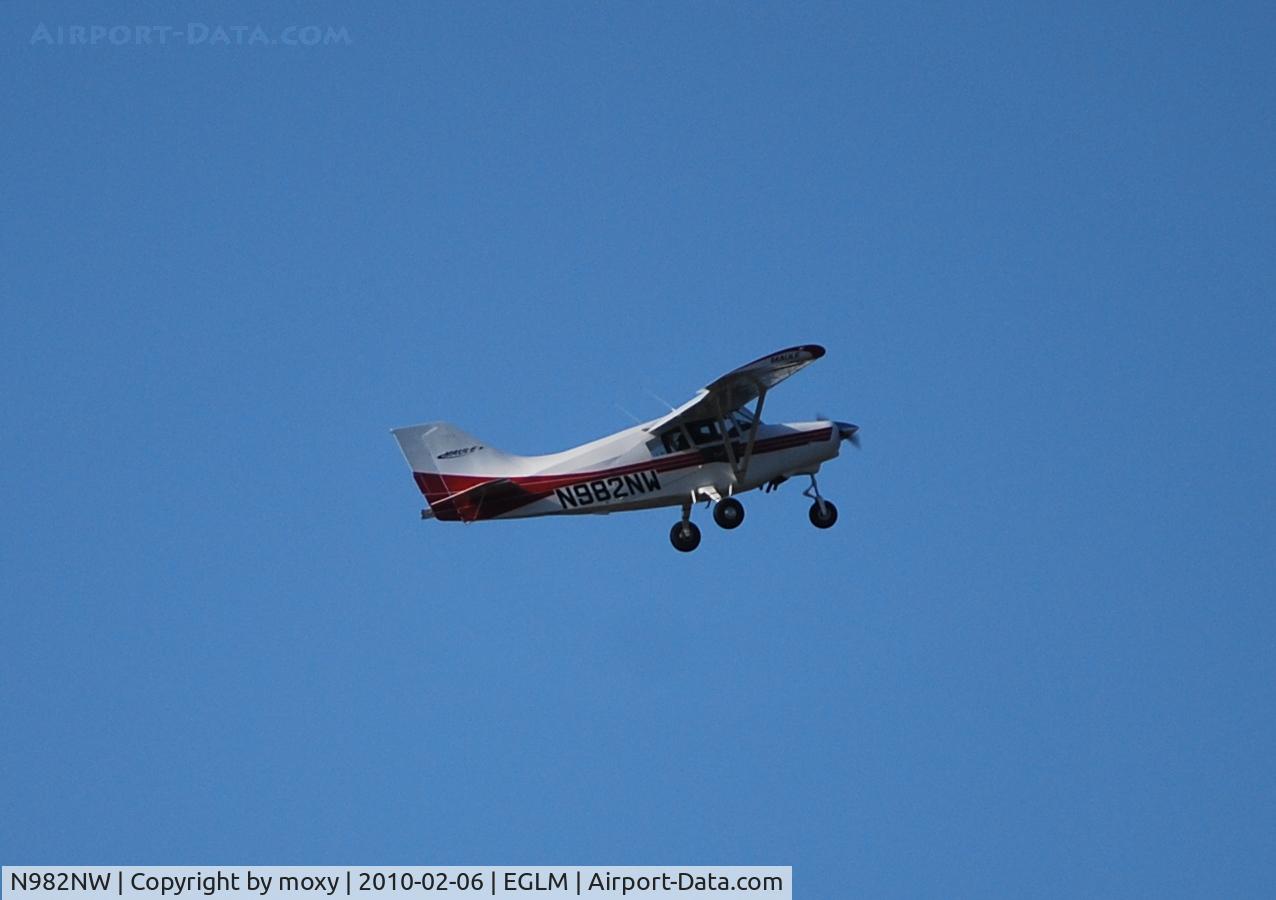 N982NW, 1999 Maule MXT-7-180A Star Rocket C/N 21046C, Departing White Waltham