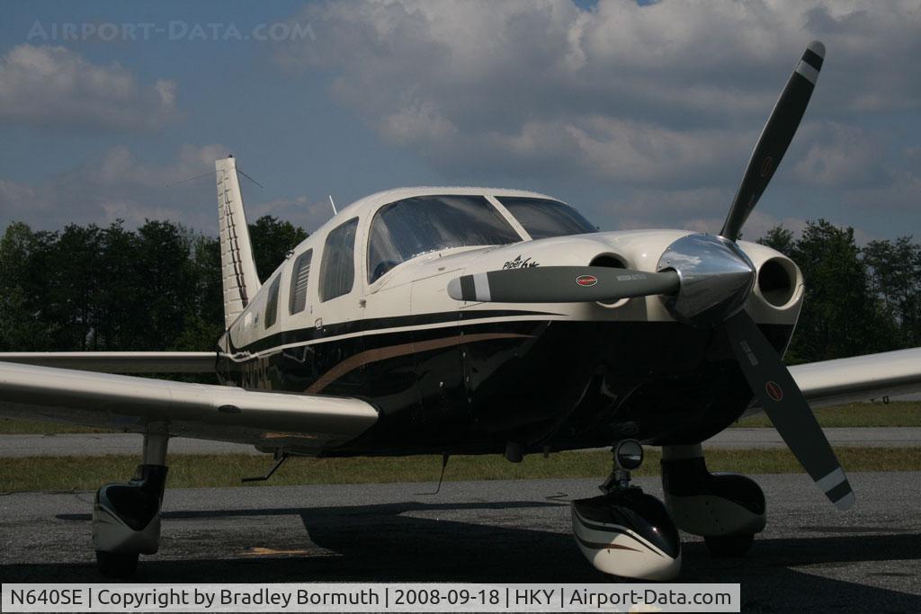 N640SE, 2005 Piper PA-32-301XTC Saratoga C/N 3255040, A great day to take pictures!
