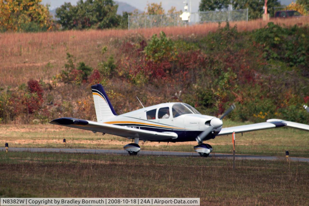 N8382W, 1965 Piper PA-28-180 C/N 28-2584, A great day to take pictures!