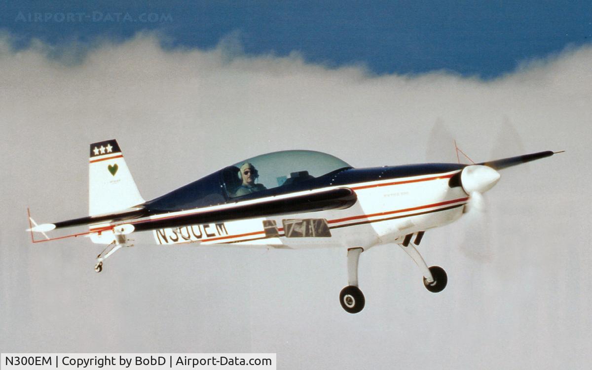 N300EM, Extra EA-300 C/N Not found N300EM, Me over Palos Verdes