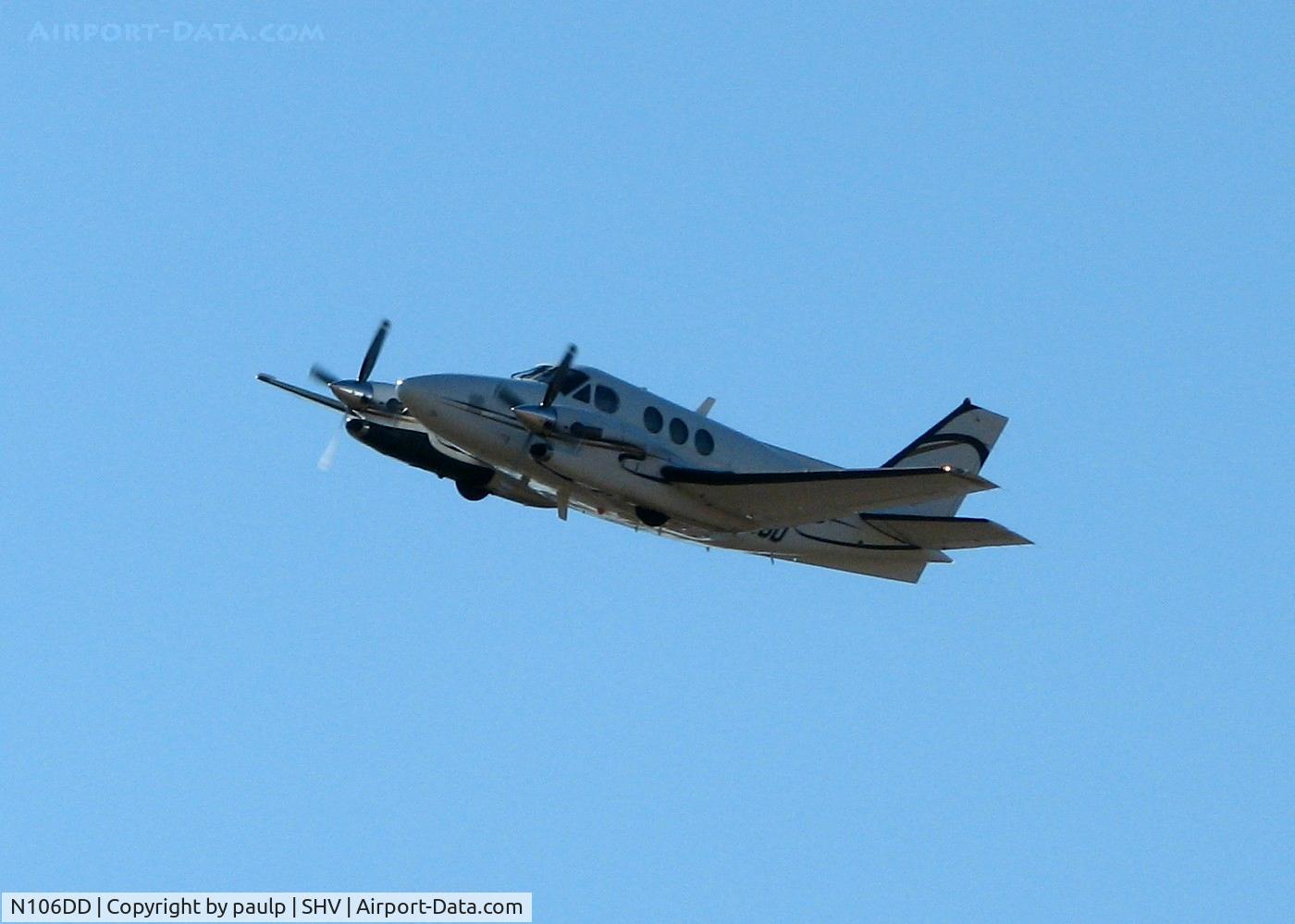 N106DD, 2005 Raytheon Aircraft Company C90A C/N LJ-1738, Off of runway 05 at Shreveport Regional.