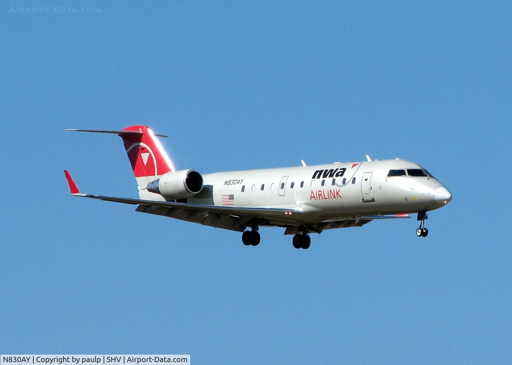 N830AY, 2005 Bombardier CRJ-200ER (CL-600-2B19) C/N 8030, Landing on runway 05 at Shreveport Regional.