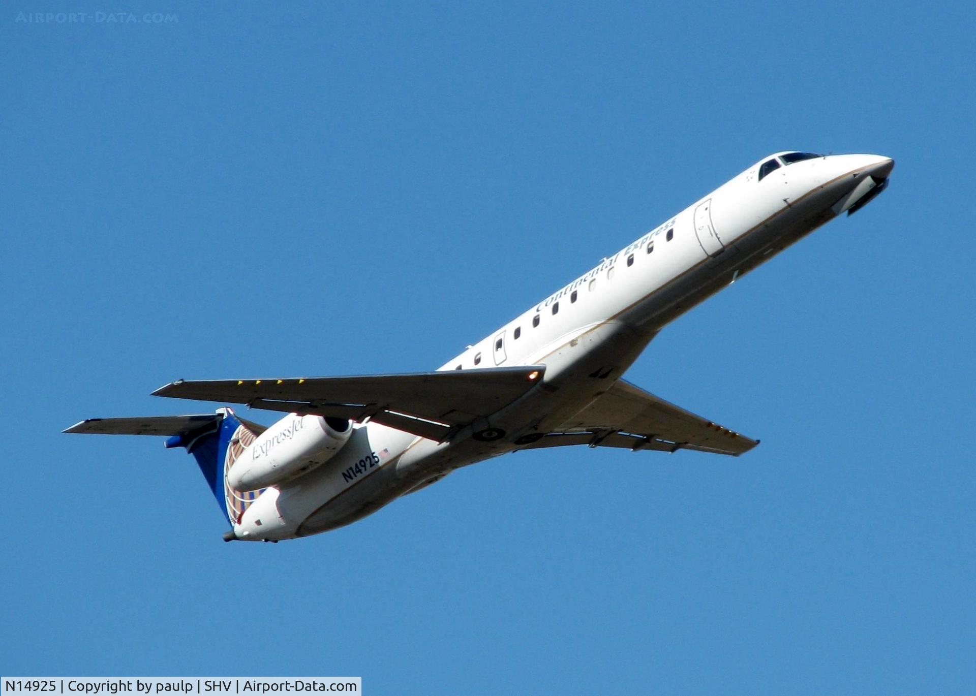 N14925, 1996 Embraer EMB-145EP (ERJ-145EP) C/N 145004, Off of runway 05 at Shreveport Regional.