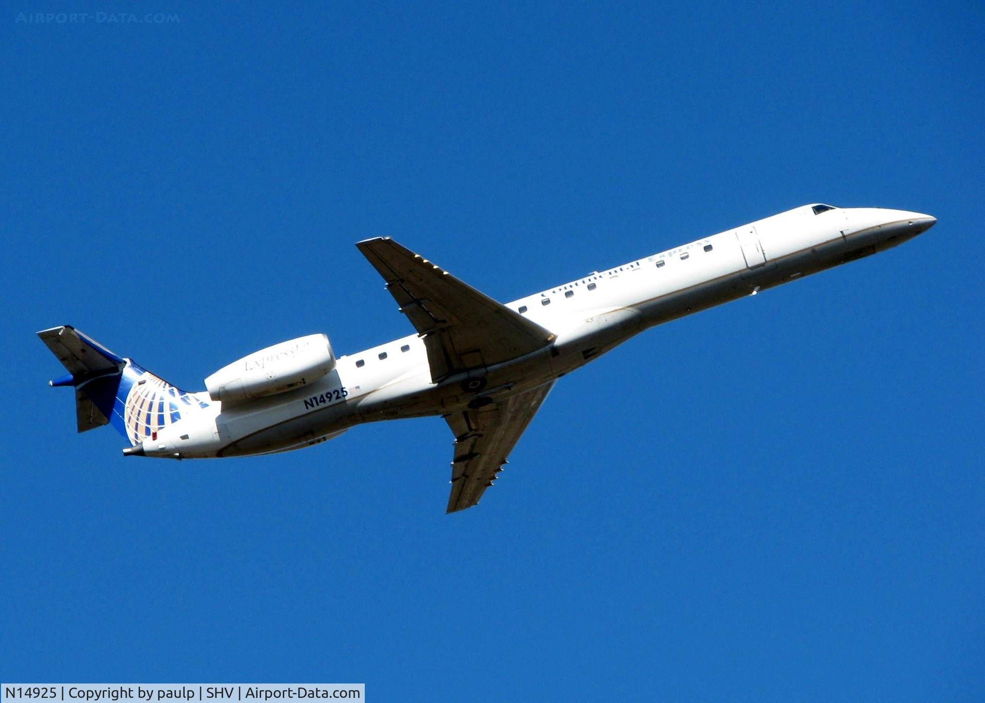 N14925, 1996 Embraer EMB-145EP (ERJ-145EP) C/N 145004, Off of runway 05 at Shreveport Regional.