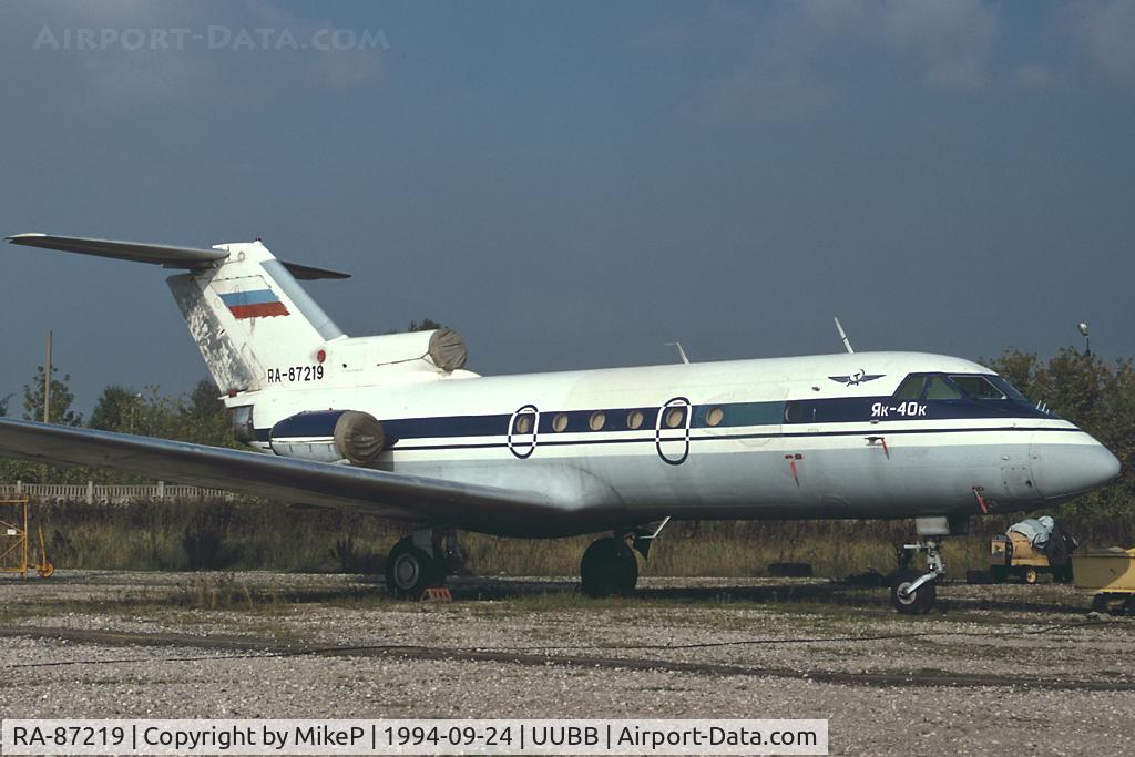 RA-87219, Yakovlev Yak-40K C/N 9932059, This frame was still operational in the Ukraine in 2007.