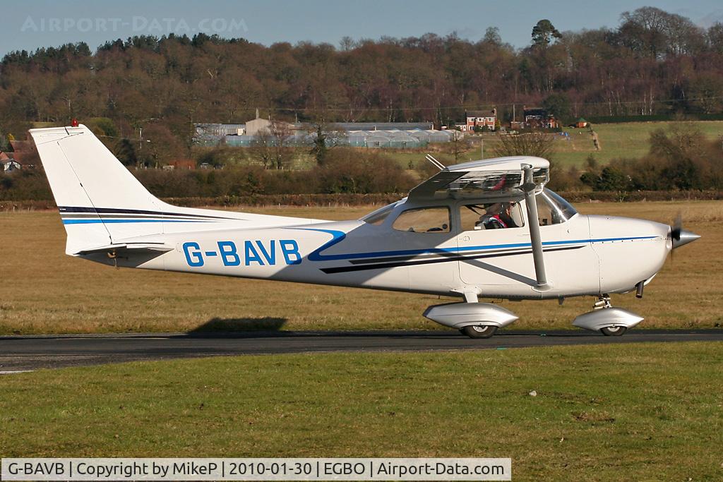 G-BAVB, 1973 Reims F172M Skyhawk Skyhawk C/N 0965, Heading to the 34 hold prior to departure.