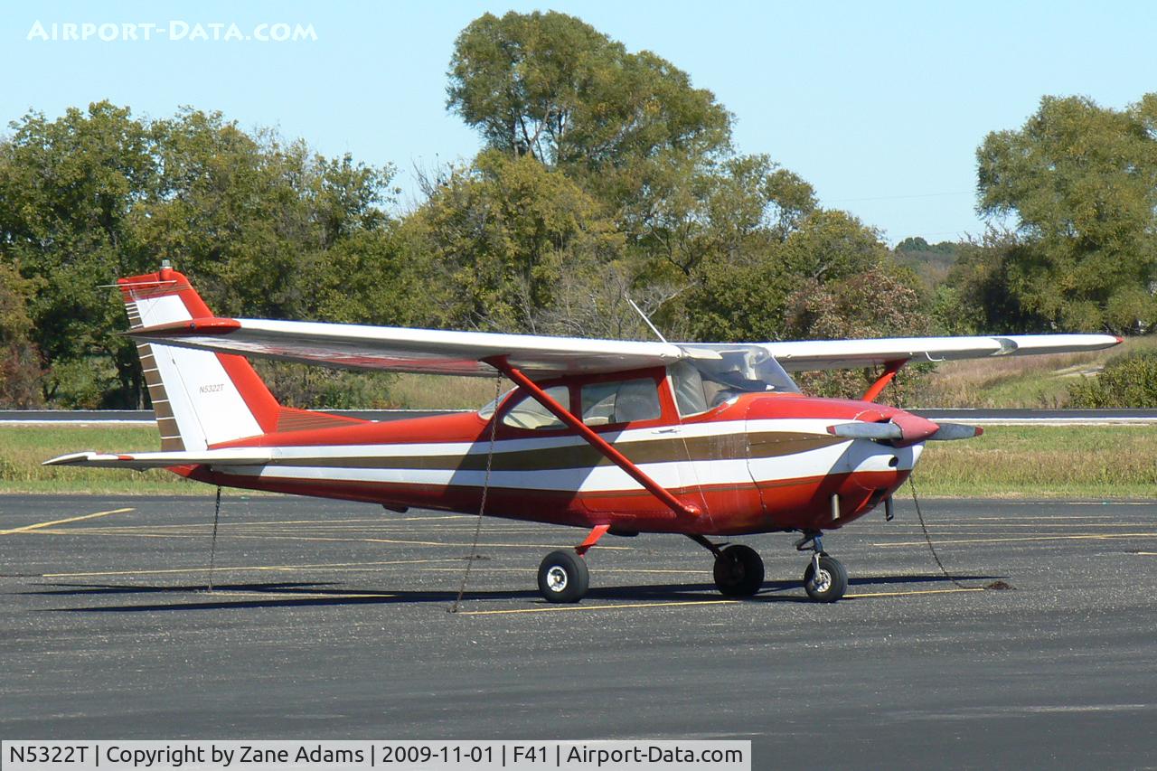 N5322T, 1964 Cessna 172E C/N 17251222, At Ennis Municipal