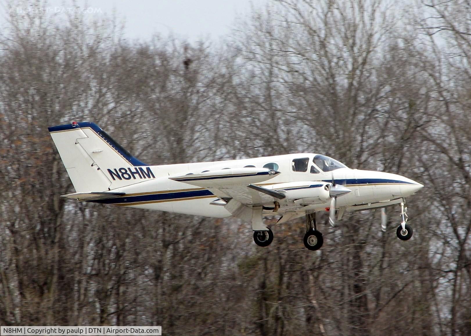 N8HM, 1975 Cessna 414 Chancellor C/N 414-0620, Landing back at Downtown Shreveport immediately after taking off with a gear retraction problem. Thank goodness all went o.k. on touchdown. God Bless you GraceFlight!