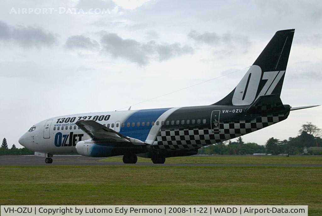 VH-OZU, 1975 Boeing 737-229 C/N 21176, OzJet