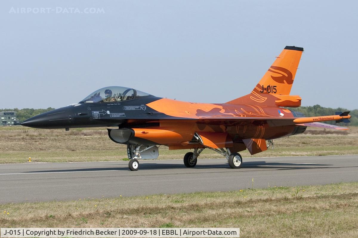 J-015, 1991 Fokker F-16A Fighting Falcon C/N 6D-171, taxying to the active