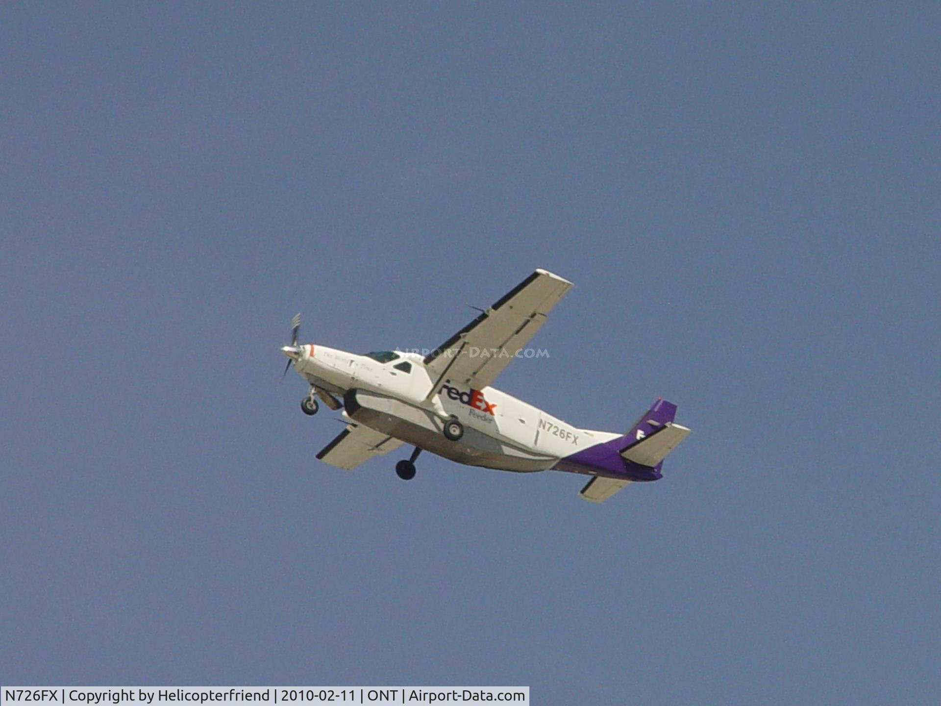 N726FX, 1995 Cessna 208B Super Cargomaster C/N 208B0465, Airbourne and departing Ontario