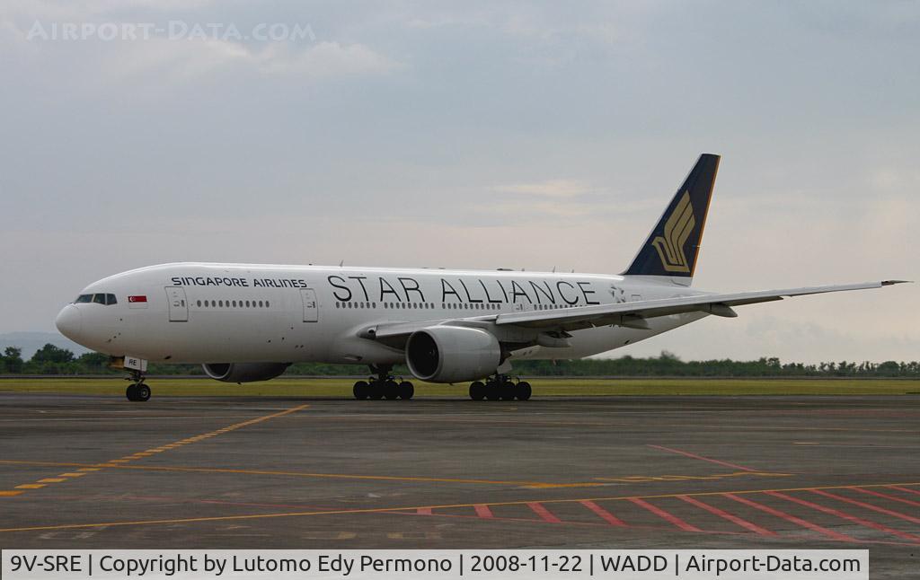 9V-SRE, 1999 Boeing 777-212/ER C/N 28523, Singapore Airlines